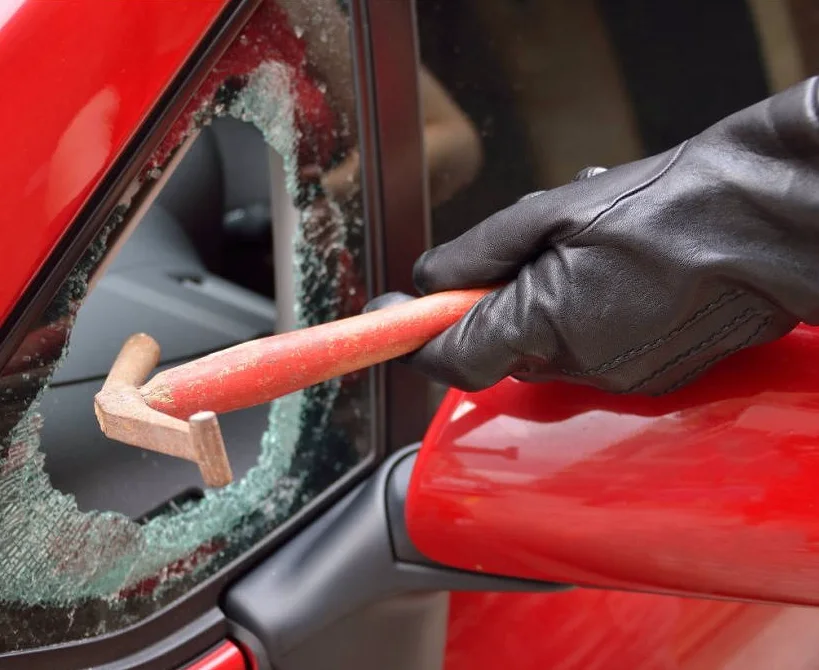 Láminas de seguridad aplicadas en vidrio automotriz